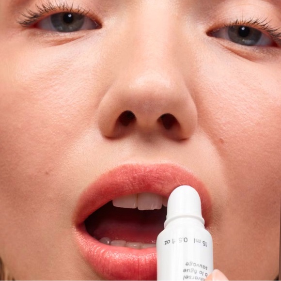 NEW✅Glossier Wild Fig - Picture 4 of 5